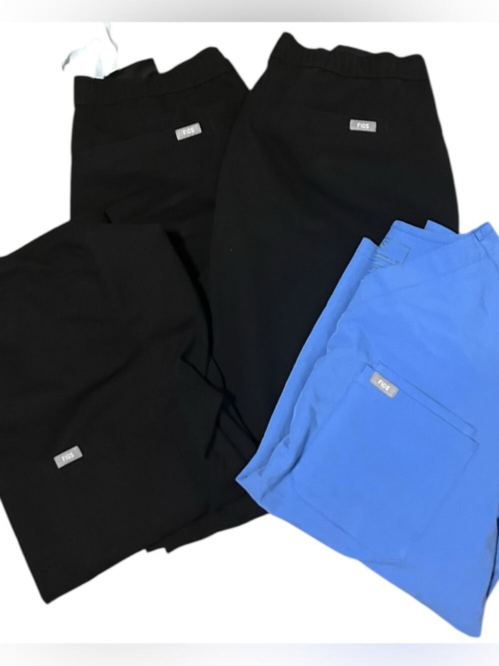Figs | Scrub Lot (5) 3 Tops & 2 pairs of black joggers Size Medium